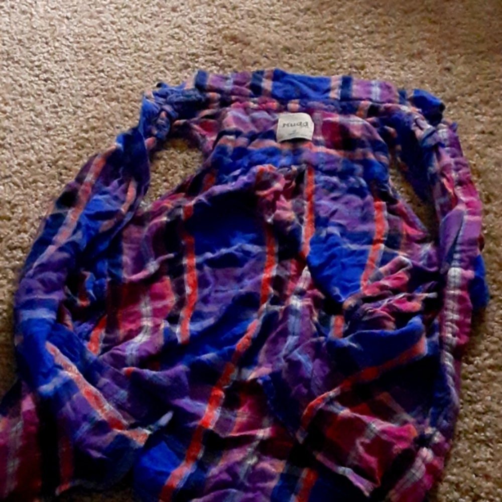 A cute  little girl  blue  and pink  purple  and size is 10